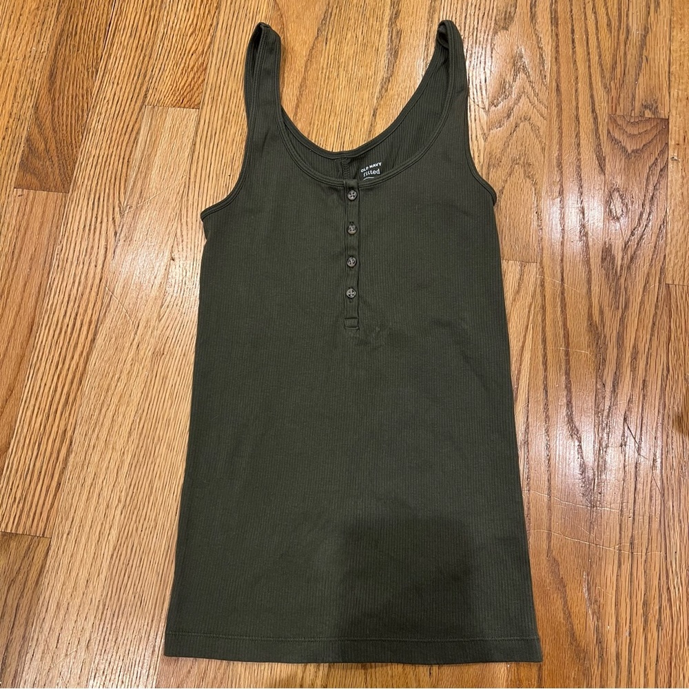 Old Navy tank top